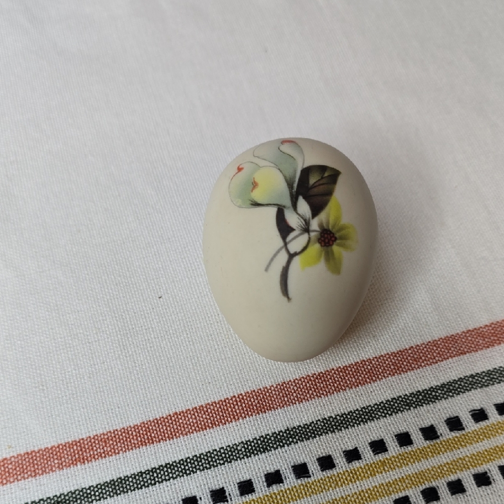 Decorative Egg with  Hand-painted Floral Design, Vtg